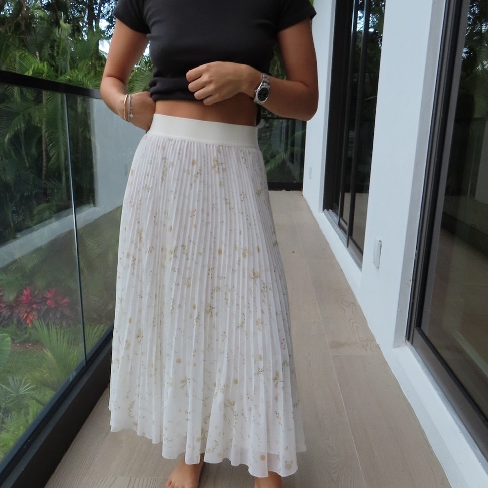 Aritzia White Midi A-Line Pleated Skirt